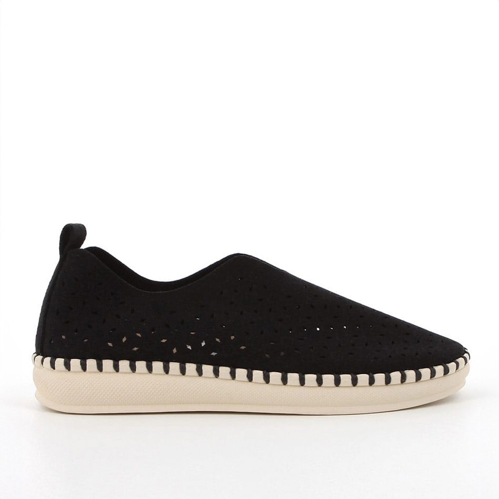 Hush Pup Sienna 3873 Black Ladies Casual Shoe | ChicShoetique