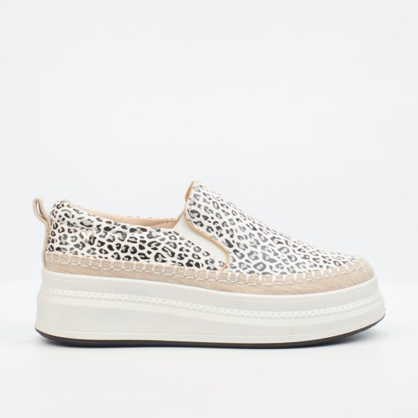 Butterfly Senhora 13 3808 White and leopard platform ladies slip on | ChicShoetique